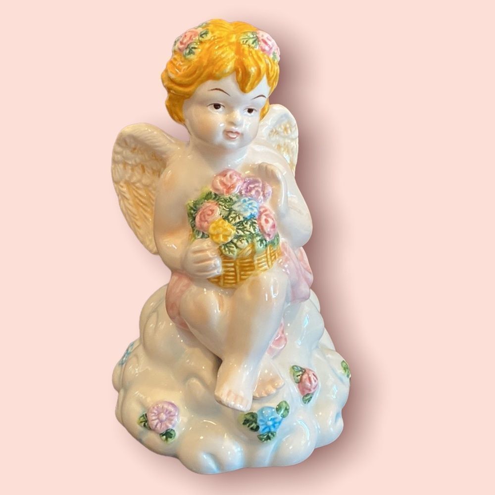 Baby Cherub Angel on a Cloud Salt and Pepper Shakers NWOT